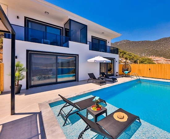 Kaş Belenli'de Panoramik Deniz Manzaralı, Özel Havuzlu, Kiralık Villa - 1