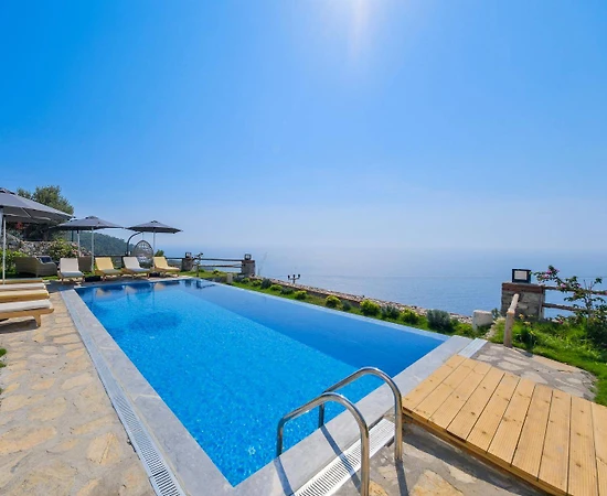 Fethiye Faralya'da Eşsiz Deniz Manzaralı, Özel Havuzlu, Modern Villa - 1