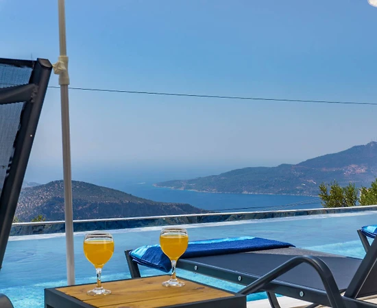 Kaş Bezirgan'da Enfes Deniz Manzaralı, Özel Havuzlu, Jakuzili Villa - 1