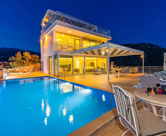 Kaş Kalkan'da Manzarası Denize Açılan, Özel Havuzlu, Kiralık Villa - 1