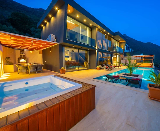 Kaş Belenli'de Deniz ve Doğa Manzaralı, Özel Havuzlu, 3+1 Villa - 1