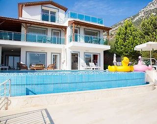 Kaş Kalkan'da Deniz Manzaralı, Özel Havuzlu, 5+1 Villa - 2