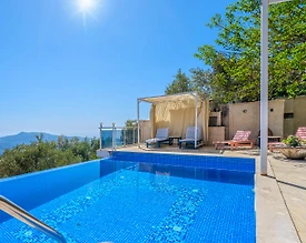 Kaş İslamlar'da Enfes Deniz Manzaralı, Özel Havuzlu, 6 Kişilik Villa - 2