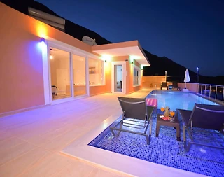 Kaş Belenli'de Deniz Manzaralı, Özel Havuzlu, 6 Kişilik Villa - 1