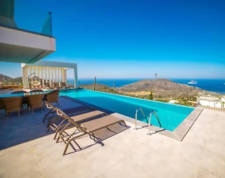 Kaş Bezirgan'da Büyüleyici Deniz Manzaralı, Özel Havuzlu, Kiralık Villa - 1