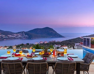 Kaş Kalkan'da Büyüleyici Manzaraya Sahip, Özel Havuzlu, Lüks Villa - 1