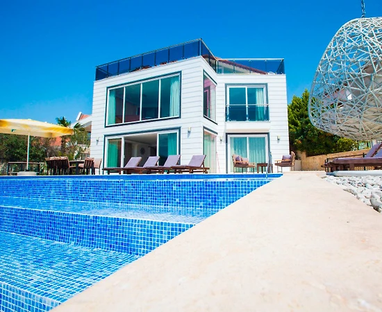 Kaş Kalkan'da Geniş Ailelere Uygun, Özel Havuzlu, Ferah Villa - 1