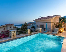 Kalkan Kalamar'da Deniz Manzaralı, Geniş Ailelere Uygun, Kiralık Villa - 3