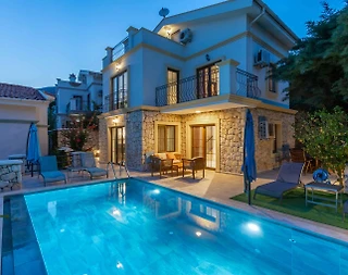 Kalkan Kalamar'da Deniz Manzaralı, Geniş Ailelere Uygun, Kiralık Villa - 1