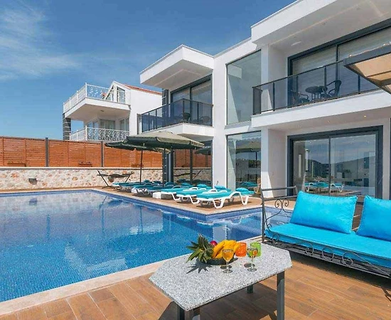 Kaş Kalkan'da Deniz Manzaralı, Sonsuzluk Havuzlu, 4+1 Kiralık Villa - 1