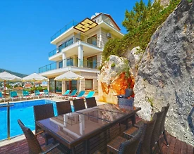 Kalkan'da Kalabalık Ailelere Uygun, Açık ve Kapalı Havuzlu, Kiralık Villa - 2