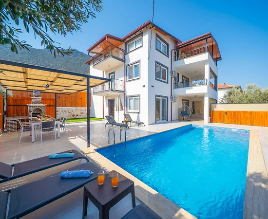 Kaş Belenli'de Doğa İle İç İçe, Özel Havuzlu, Kiralık Villa - 1
