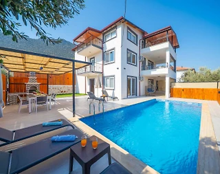 Kaş Belenli'de Doğa İle İç İçe, Özel Havuzlu, Kiralık Villa - 1