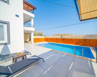 Kaş Belenli'de Doğa İle İç İçe, Özel Havuzlu, Kiralık Villa - 2