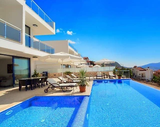 Kaş Kalkan'da Merkezi Konumda, Özel Havuzlu, 4+1 Villa - 2