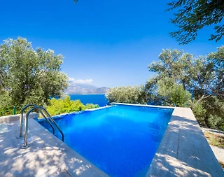 Kaş Yeşilköy'de Enfes Deniz Manzaralı, Özel Havuzlu, Taş Villa - 1