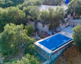 Kaş Yeşilköy'de Enfes Deniz Manzaralı, Özel Havuzlu, Taş Villa - 2