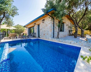 Kaş Yeşilköy'de Balayı Çiftlerine Uygun, Özel Havuzlu, Manzaralı Villa - 1