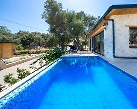 Kaş Yeşilköy'de Enfes Deniz Manzaralı, Özel Havuzlu, Balayı Villası - 2