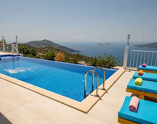Kaş Kördere'de Büyüleyici Deniz Manzaralı, Özel Havuzlu, Kiralık Villa - 2
