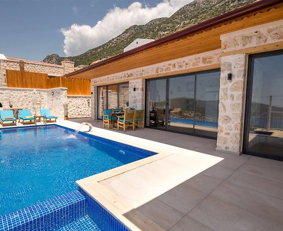 Kaş Kördere'de Büyüleyici Deniz Manzaralı, Özel Havuzlu, Kiralık Villa - 1