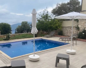 Kaş Bezirgan'da Deniz Manzaralı, Özel Havuzlu, Geniş Villa - 2