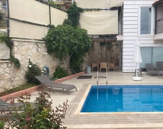 Kaş Bezirgan'da Deniz Manzaralı, Özel Havuzlu, Geniş Villa - 3