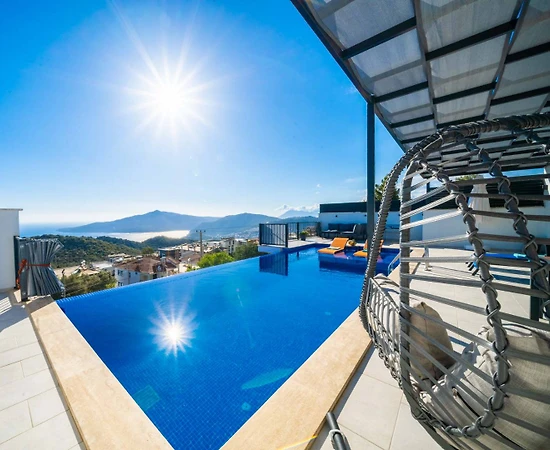 Kaş Bezirgan'da Enfes Deniz Manzaralı, Özel Havuzlu, Lüks Villa - 1