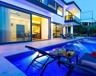 Kaş Bezirgan'da Enfes Deniz Manzaralı, Özel Havuzlu, Jakuzili Villa - 1