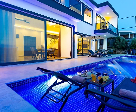Kaş Bezirgan'da Enfes Deniz Manzaralı, Özel Havuzlu, Jakuzili Villa - 1