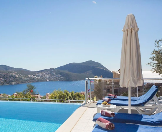 Kalkan'da Deniz Manzaralı, Denize Yürüyüş Mesafesinde, Kiralık Villa - 1