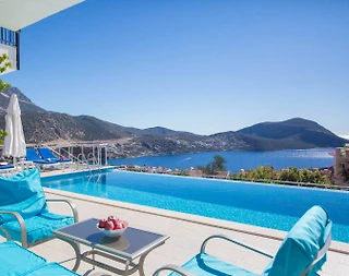 Kalkan'da Deniz Manzaralı, Denize Yürüyüş Mesafesinde, Kiralık Villa - 2