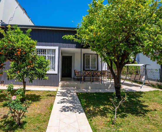 Kemer Tekirova'da Denize Sıfır, Müstakil Bahçeli, Tatil Evi - 1
