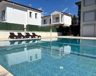 Kuşadası Bayraklıdede'de Modern Tasarımlı, Ortak Havuzlu, 1+1 Kiralık Daire - 3