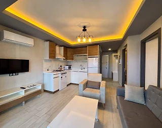 Kuşadası Bayraklıdede'de Merkezi Konumda, Ortak Havuzlu, 2+1 Tatil Evi - 3