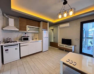 Kuşadası Bayraklıdede'de Merkezi Konumda, Ortak Havuzlu, 2+1 Tatil Evi - 5