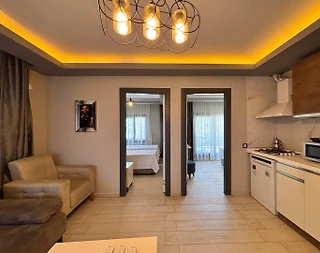 Kuşadası Bayraklıdede'de Merkezi Konumda, Ortak Havuzlu, 2+1 Tatil Evi - 4