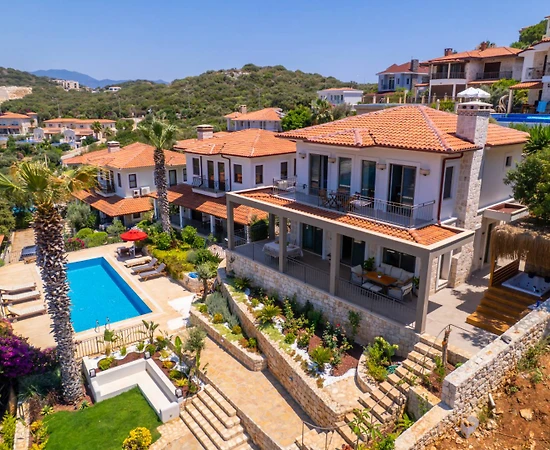 Kaş Andifli'de Muhteşem Deniz Manzaralı, Özel Havuzlu, 6 Kişilik Villa - 1