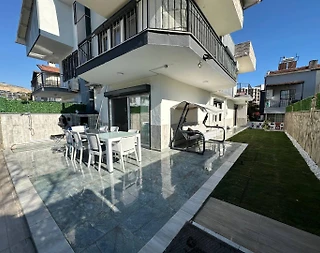 Kuşadası Yavansu'da Elverişli Konumda, Özel Havuzlu, Modern Villa - 1