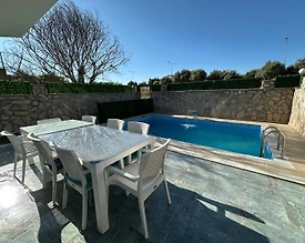 Kuşadası Yavansu'da Elverişli Konumda, Özel Havuzlu, Modern Villa  - 3
