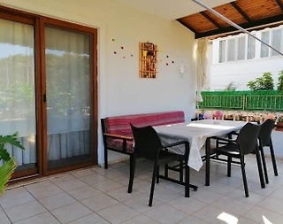 Antalya Kaş'ta Merkezi Konumda, Bahçeli, Konforlu Suit - 2