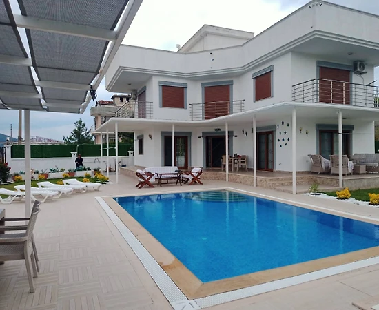 Didim Ak-Yeniköy'de Kalabalık Ailelere Uygun, Özel Havuzlu, Lüks Villa - 1