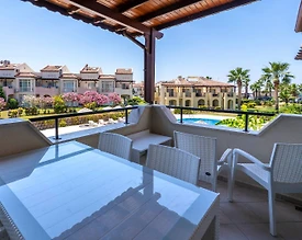 Didim Akbük'te Deniz Manzaralı, Tesis İçerisinde, Kiralık Dubleks Ev - 2