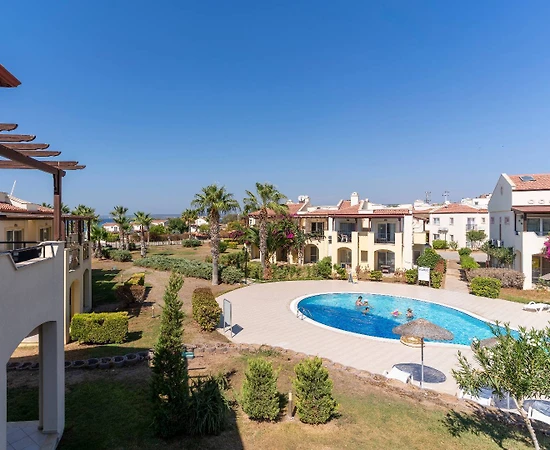 Didim Akbük'te Deniz Manzaralı, Tesis İçerisinde, Kiralık Dubleks Ev - 1