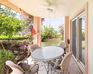 Didim Akbük'te Denize Sıfır Konumda, Ortak Havuzlu, Konforlu Daire - 1