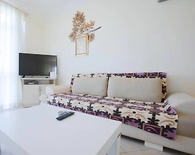 Didim Akbük'te Denize Sıfır Konumda, Konforlu, Bahçeli Yazlık - 3