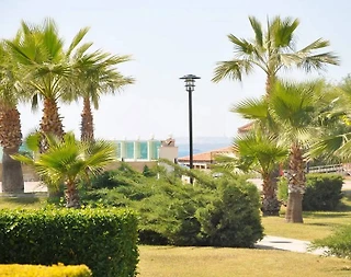 Didim Akbük'te Denize Sıfır Konumda, Konforlu, Bahçeli Yazlık Ev - 2