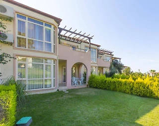 Didim Akbük'te Denize Sıfır Konumda, Ortak Havuzlu, Bahçeli Daire - 1