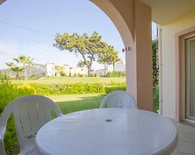 Didim Akbük'te Denize Sıfır Konumda, Ortak Havuzlu, Bahçeli Daire - 3