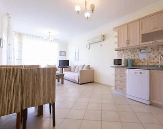 Didim Akbük'te Denize Sıfır Konumda, Ortak Havuzlu, Bahçeli Daire - 5